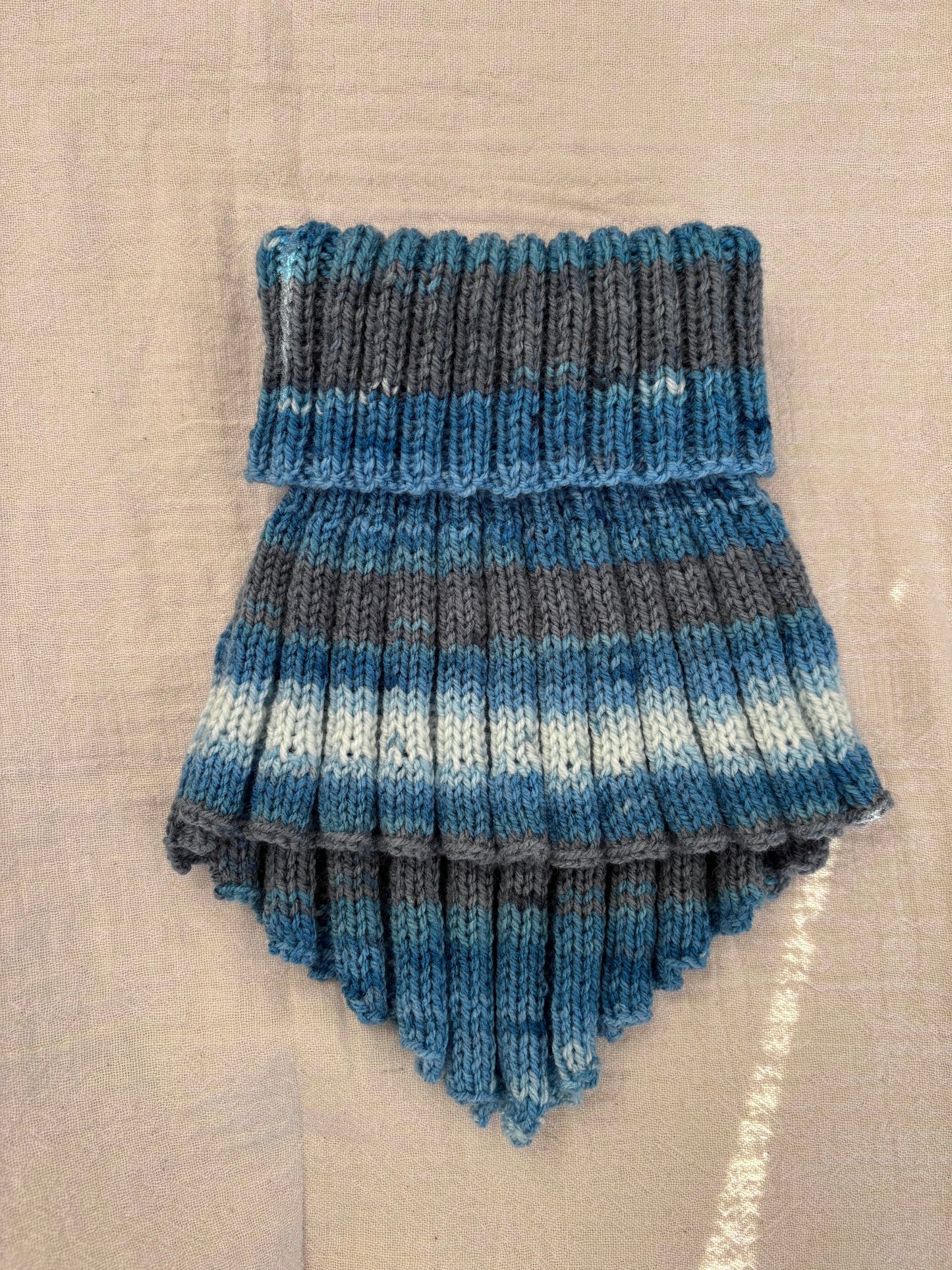 Håndstrikket halsedisse – blød, varm og formbar